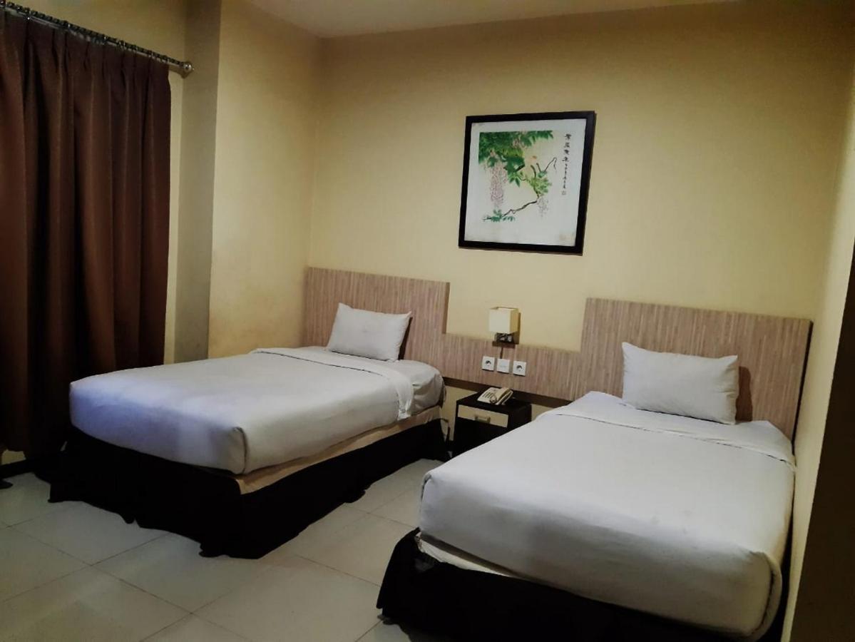 Agraha Andalas Hotel มากาซาร์ ภายนอก รูปภาพ