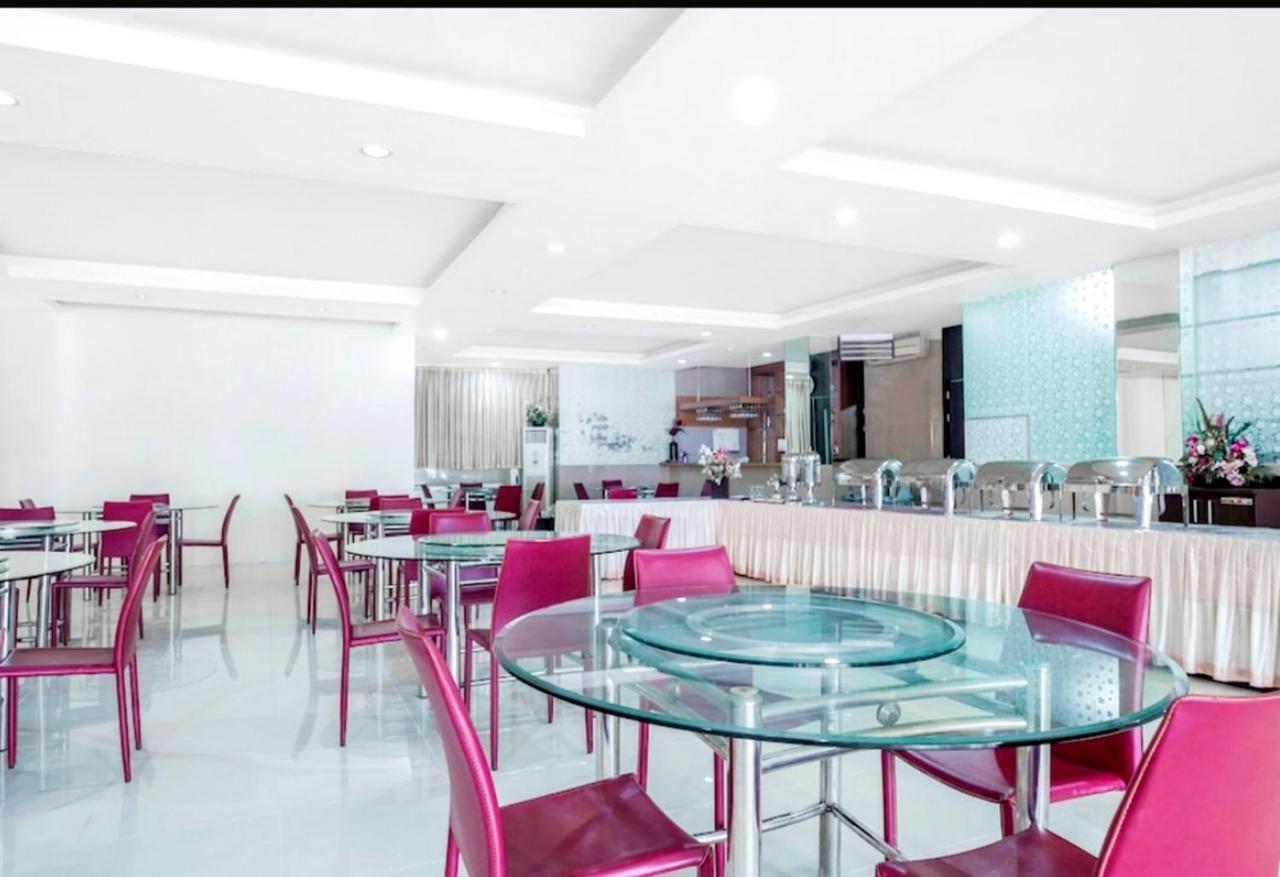 Agraha Andalas Hotel มากาซาร์ ภายนอก รูปภาพ