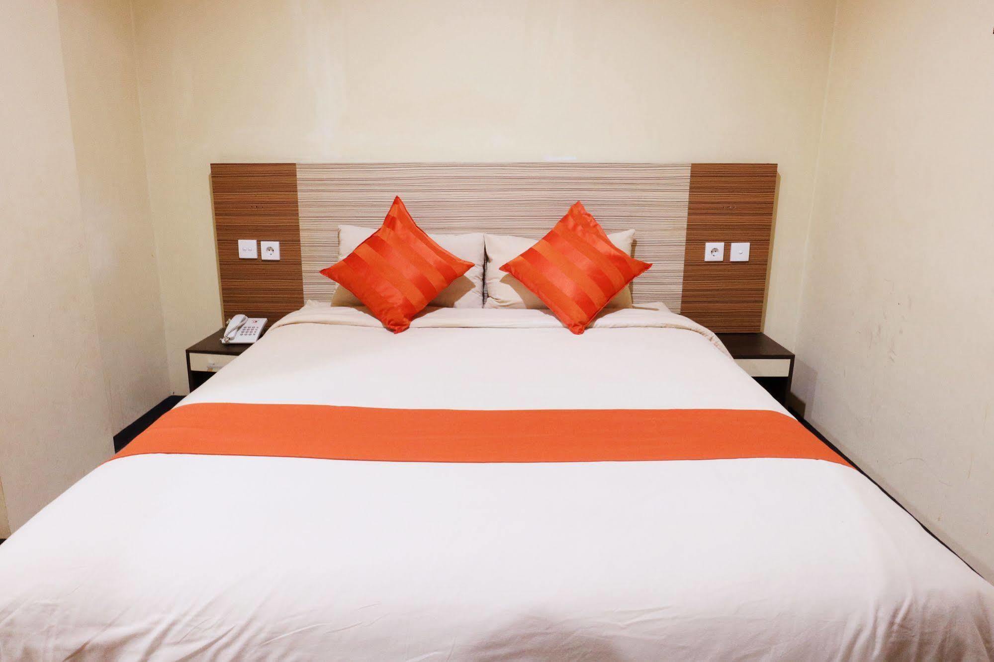 Agraha Andalas Hotel มากาซาร์ ภายนอก รูปภาพ