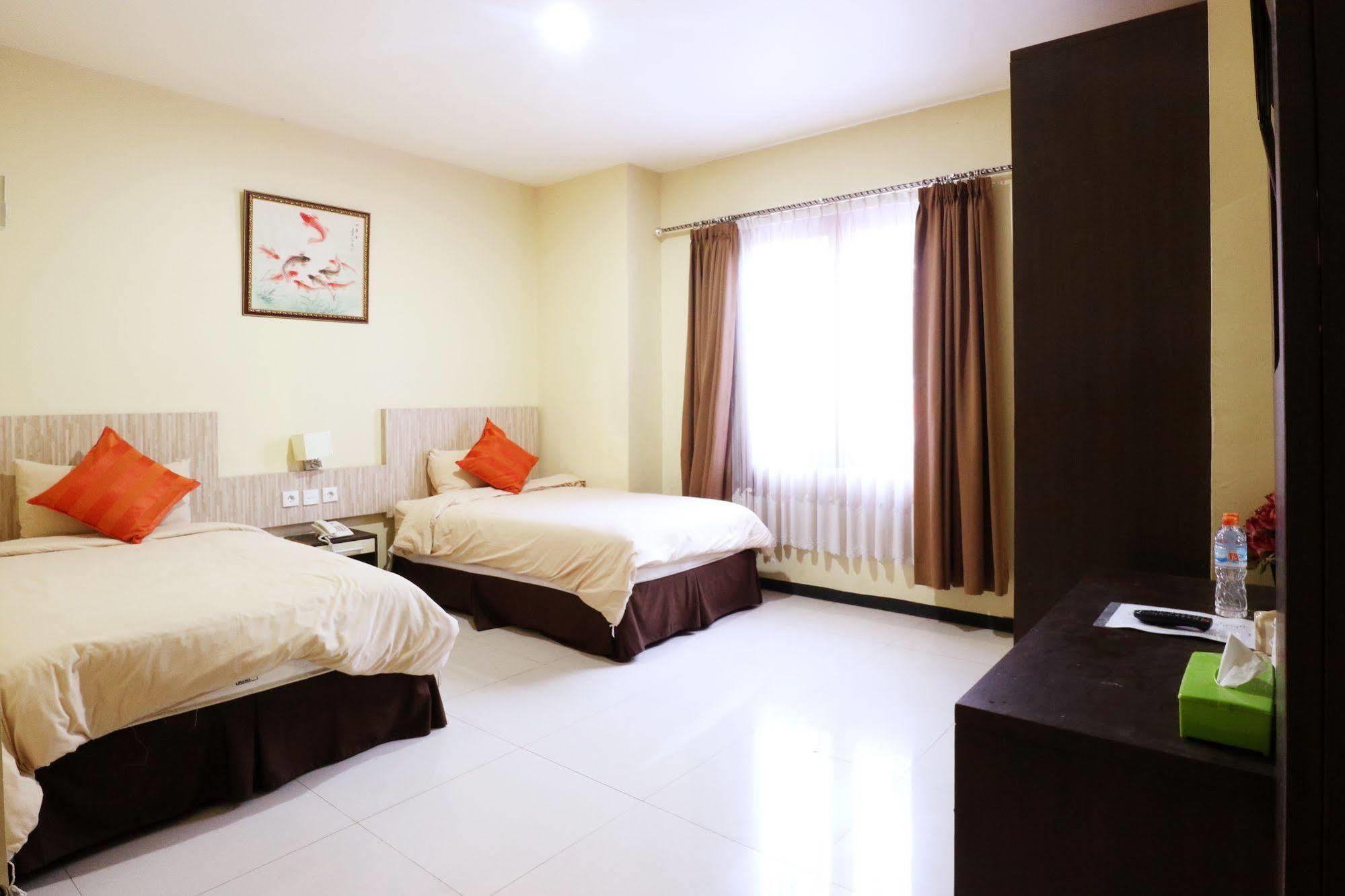 Agraha Andalas Hotel มากาซาร์ ภายนอก รูปภาพ