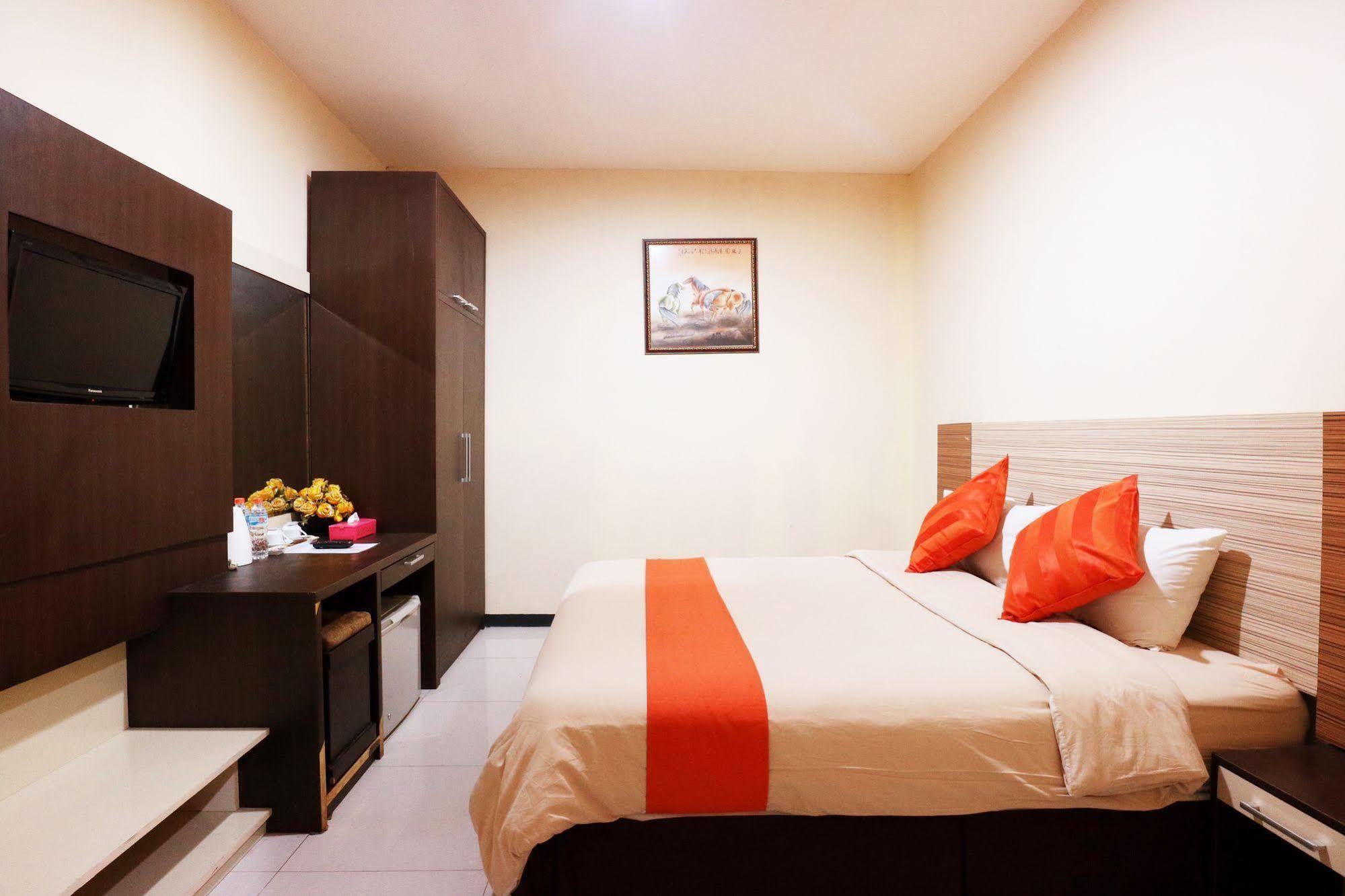 Agraha Andalas Hotel มากาซาร์ ภายนอก รูปภาพ