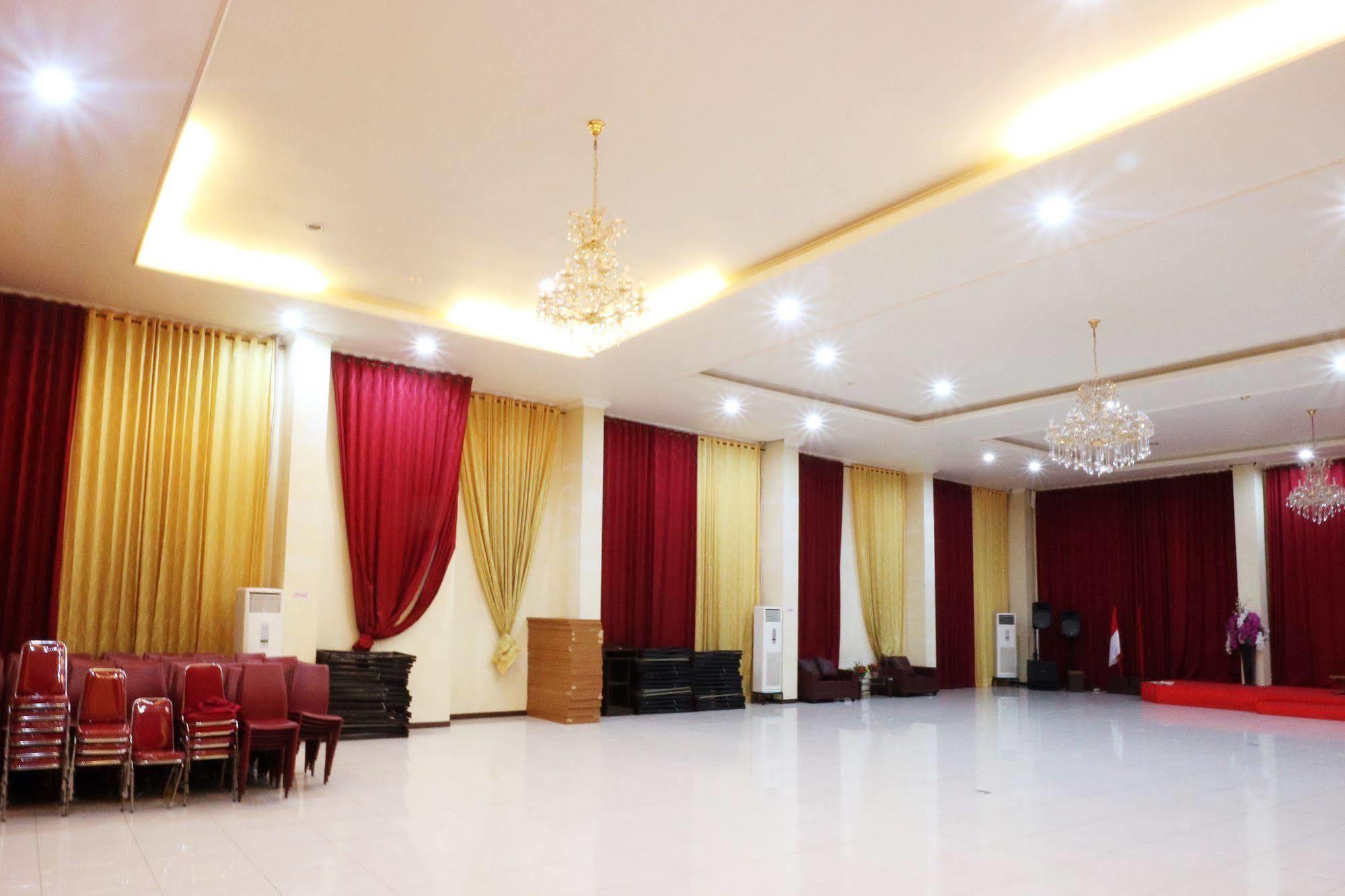 Agraha Andalas Hotel มากาซาร์ ภายนอก รูปภาพ