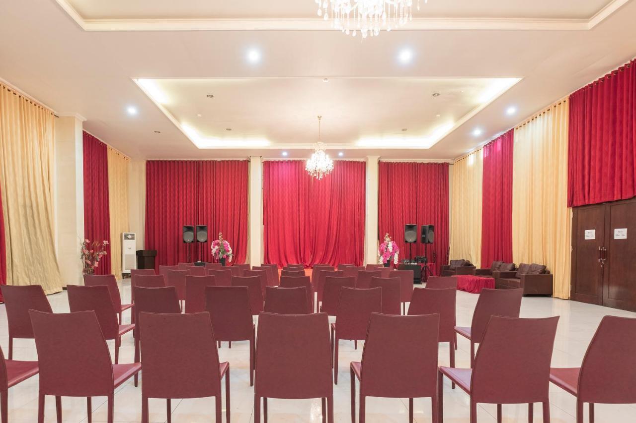 Agraha Andalas Hotel มากาซาร์ ภายนอก รูปภาพ
