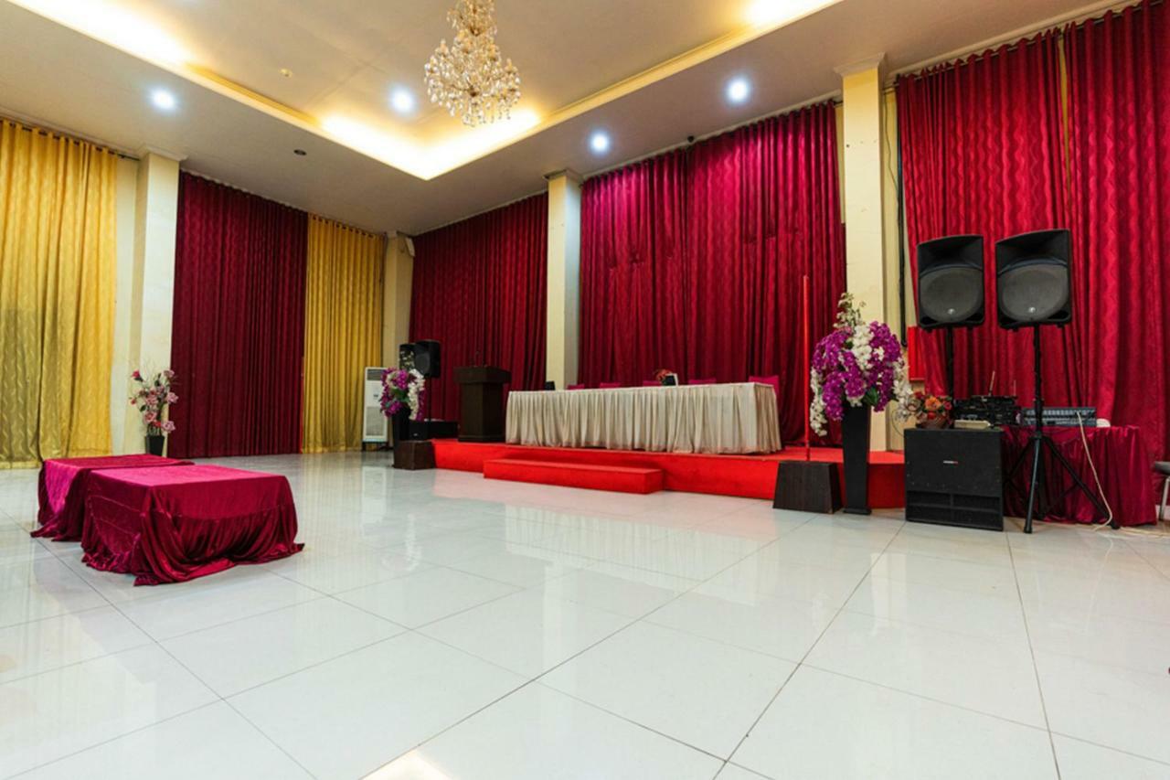 Agraha Andalas Hotel มากาซาร์ ภายนอก รูปภาพ