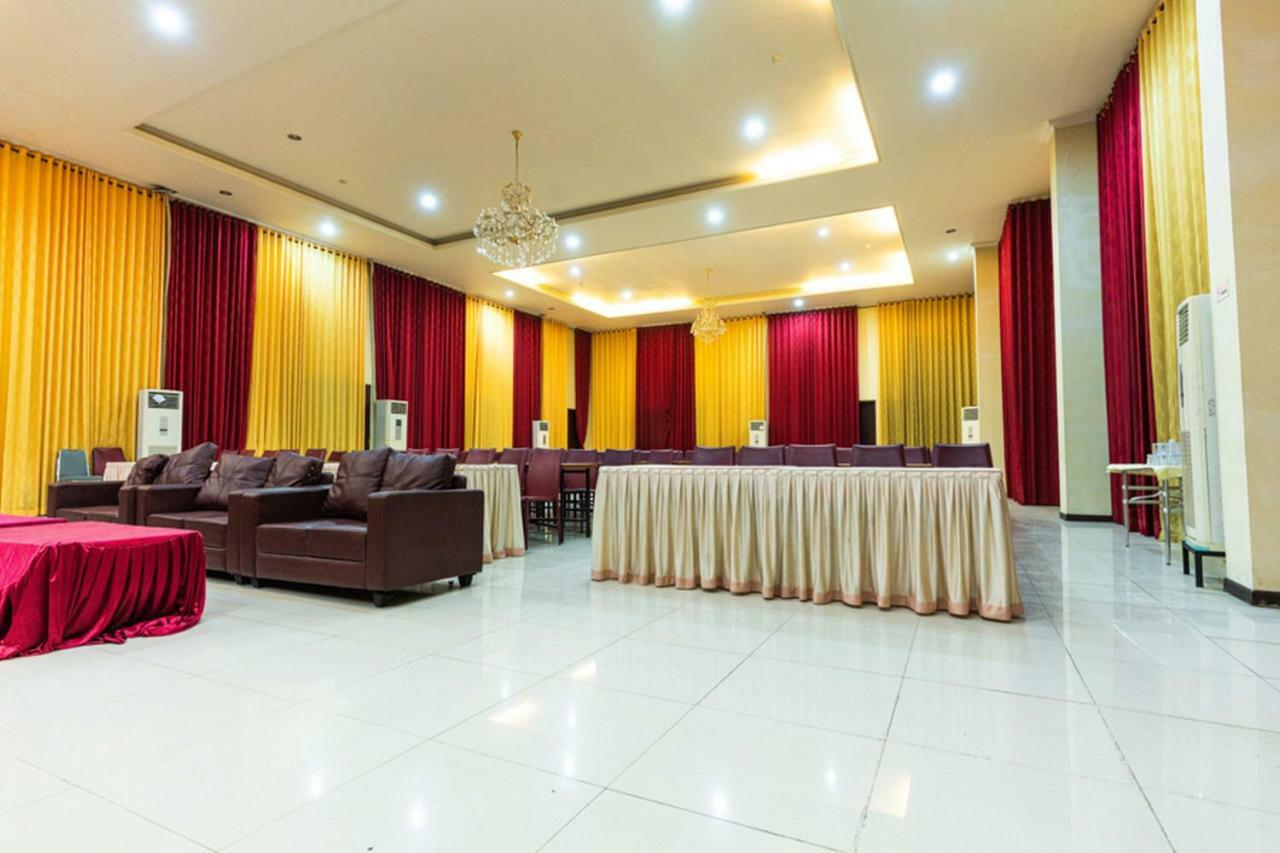 Agraha Andalas Hotel มากาซาร์ ภายนอก รูปภาพ